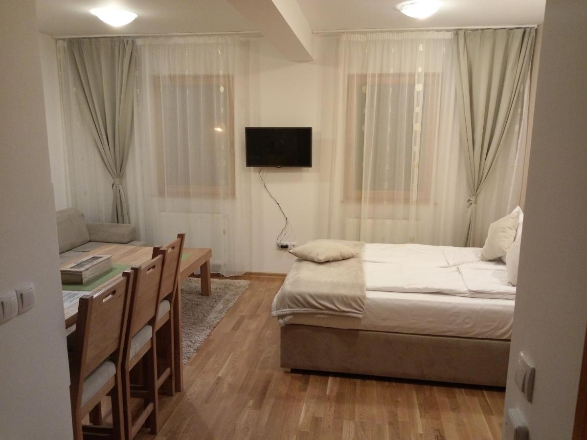 Apartments Rapid ยาโฮรินา ภายนอก รูปภาพ