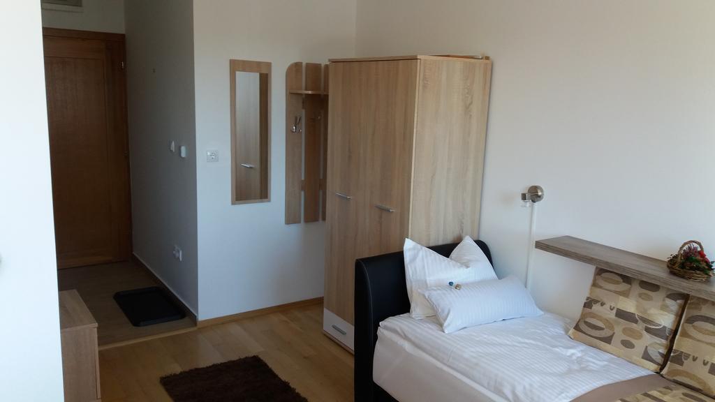 Apartments Rapid ยาโฮรินา ภายนอก รูปภาพ