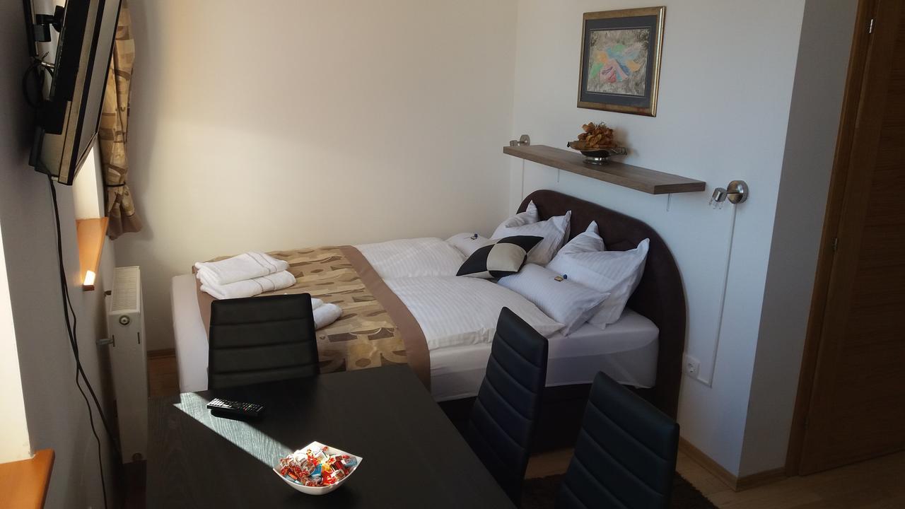 Apartments Rapid ยาโฮรินา ภายนอก รูปภาพ